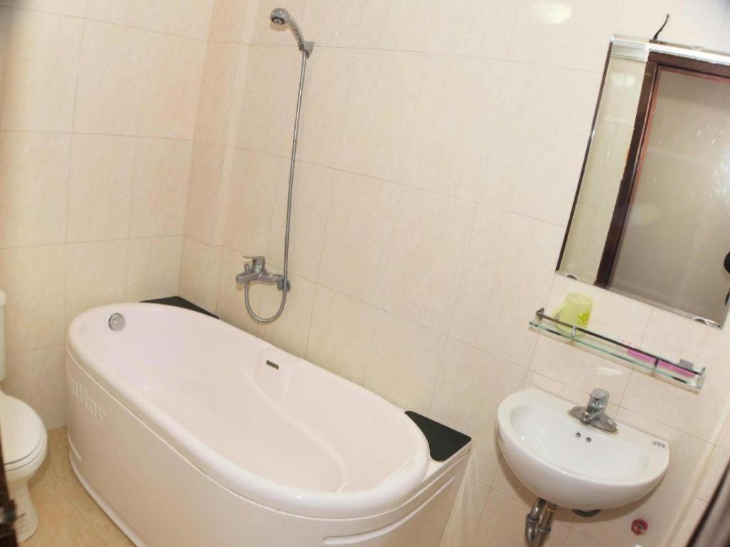 Kangaroo Hostel Ханой Екстер'єр фото