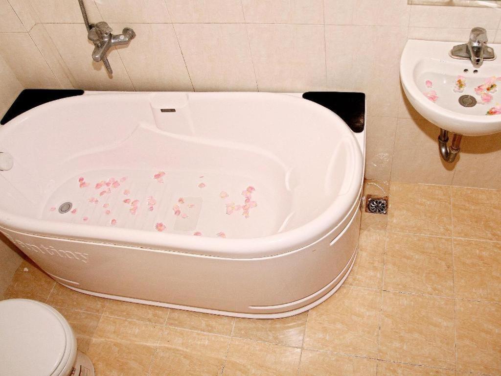 Kangaroo Hostel Ханой Екстер'єр фото